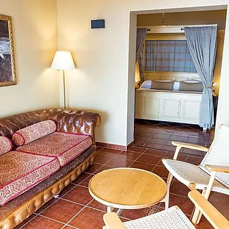 Carabeo Otel *